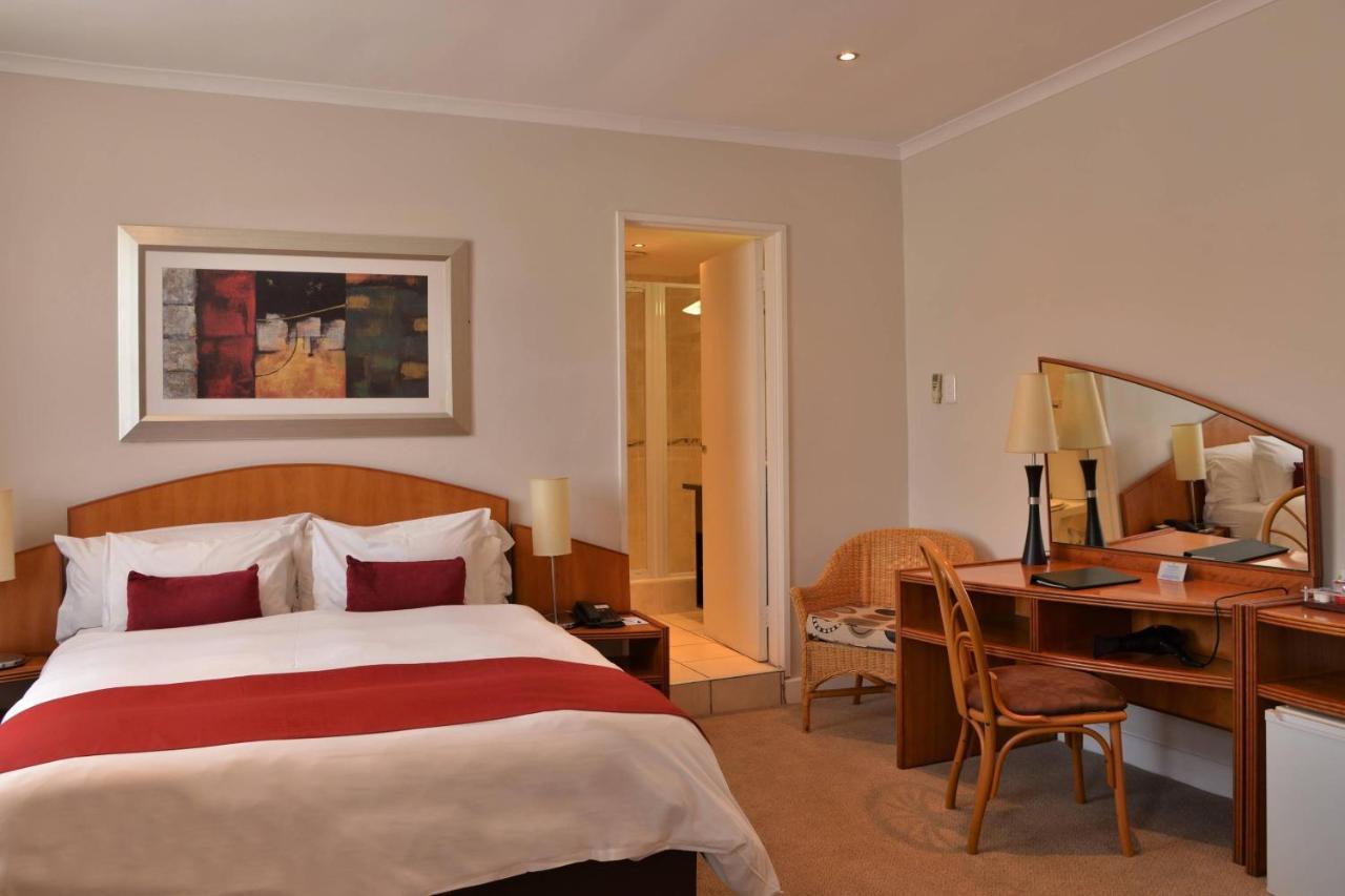 Cumberland 3* Worcester